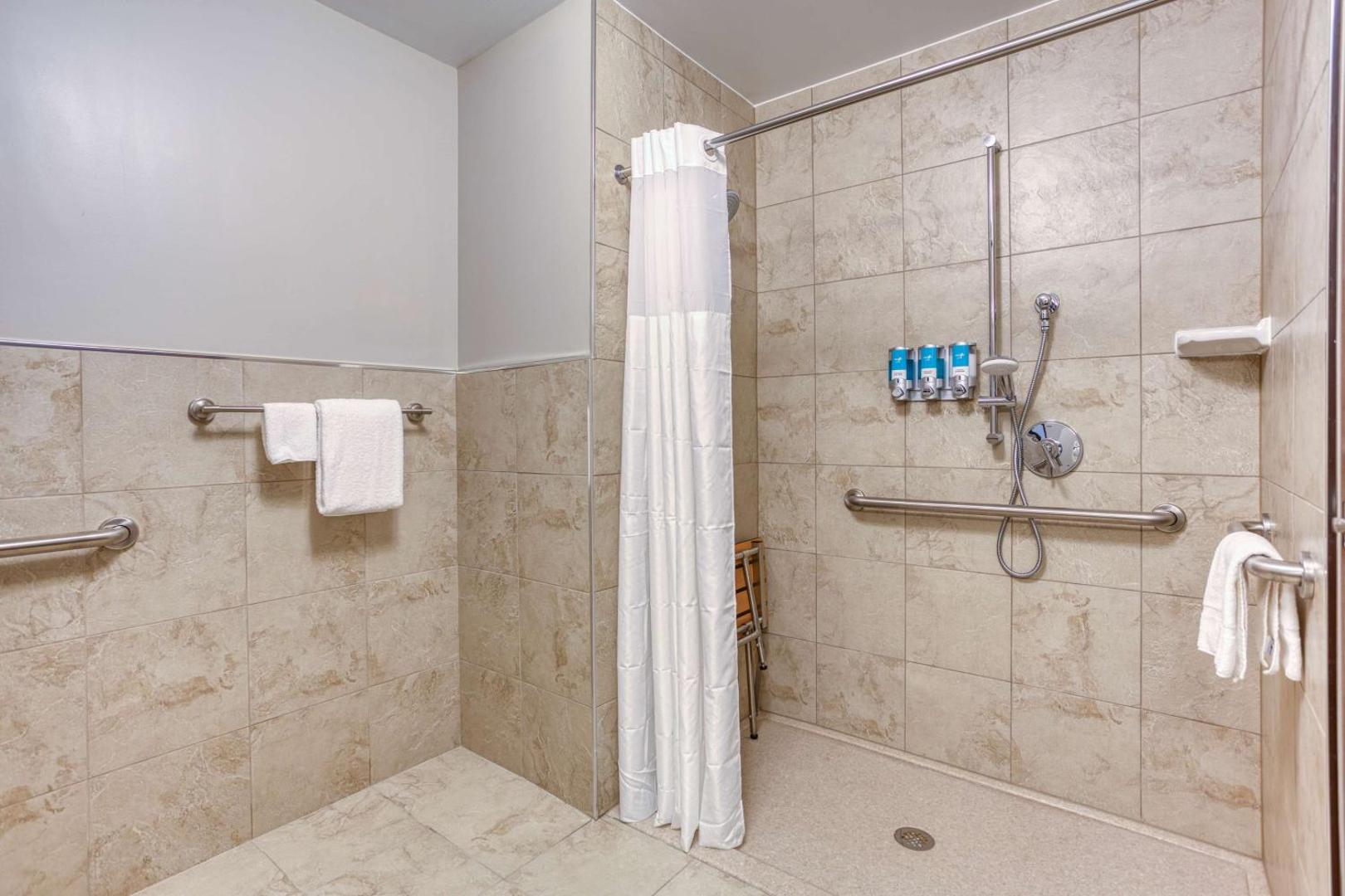 Drury Inn & Suites Cincinnati Northeast Mason