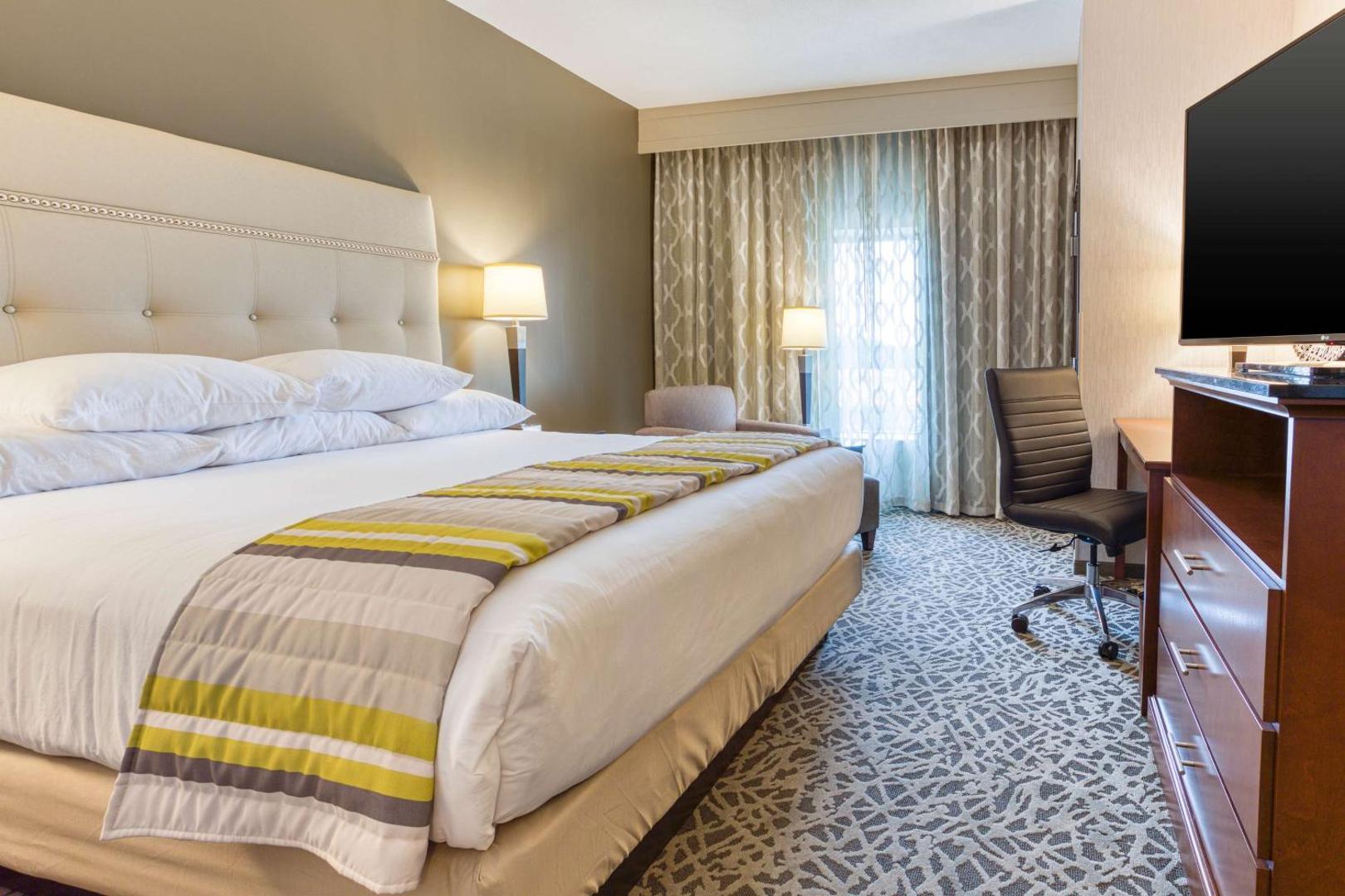 Drury Inn & Suites Cincinnati Northeast Mason