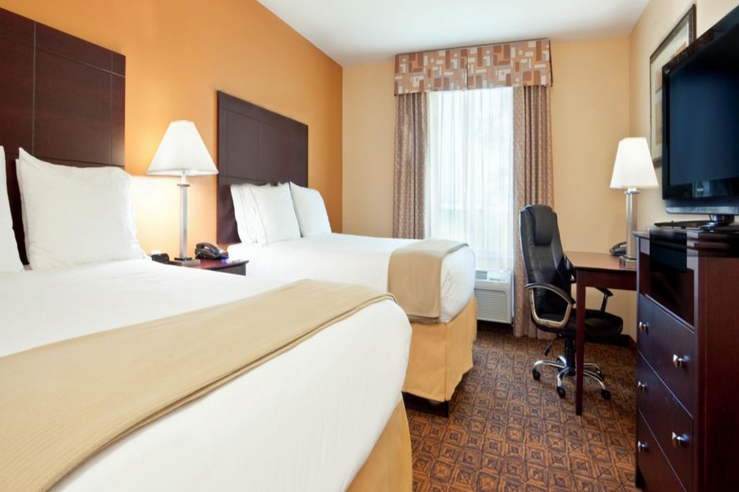 Holiday Inn Express Hotel & Suites Cincinnati - Mason