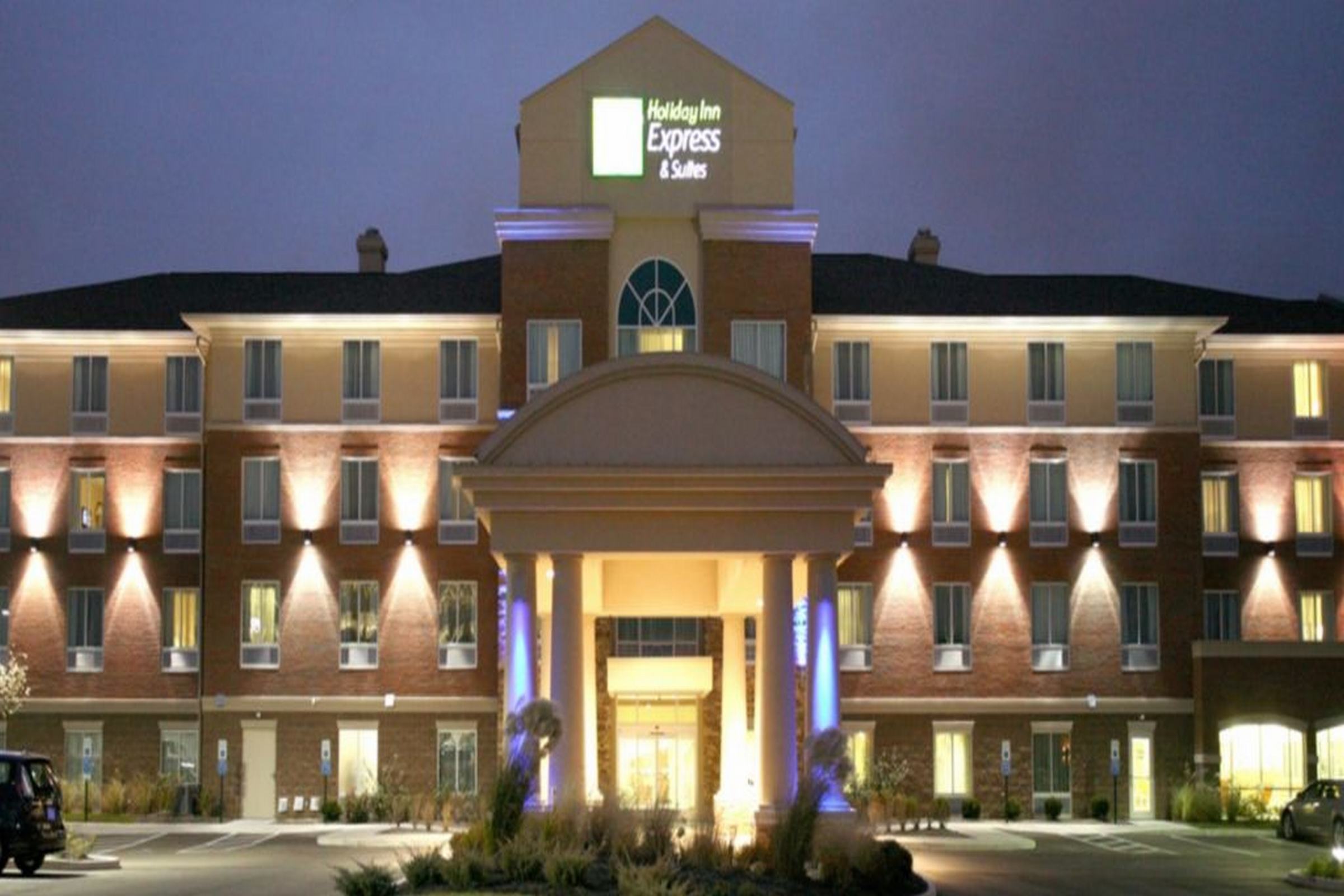 Holiday Inn Express Hotel & Suites Cincinnati - Mason