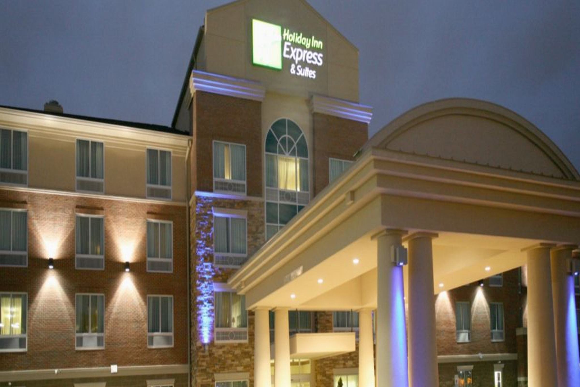 Holiday Inn Express Hotel & Suites Cincinnati - Mason