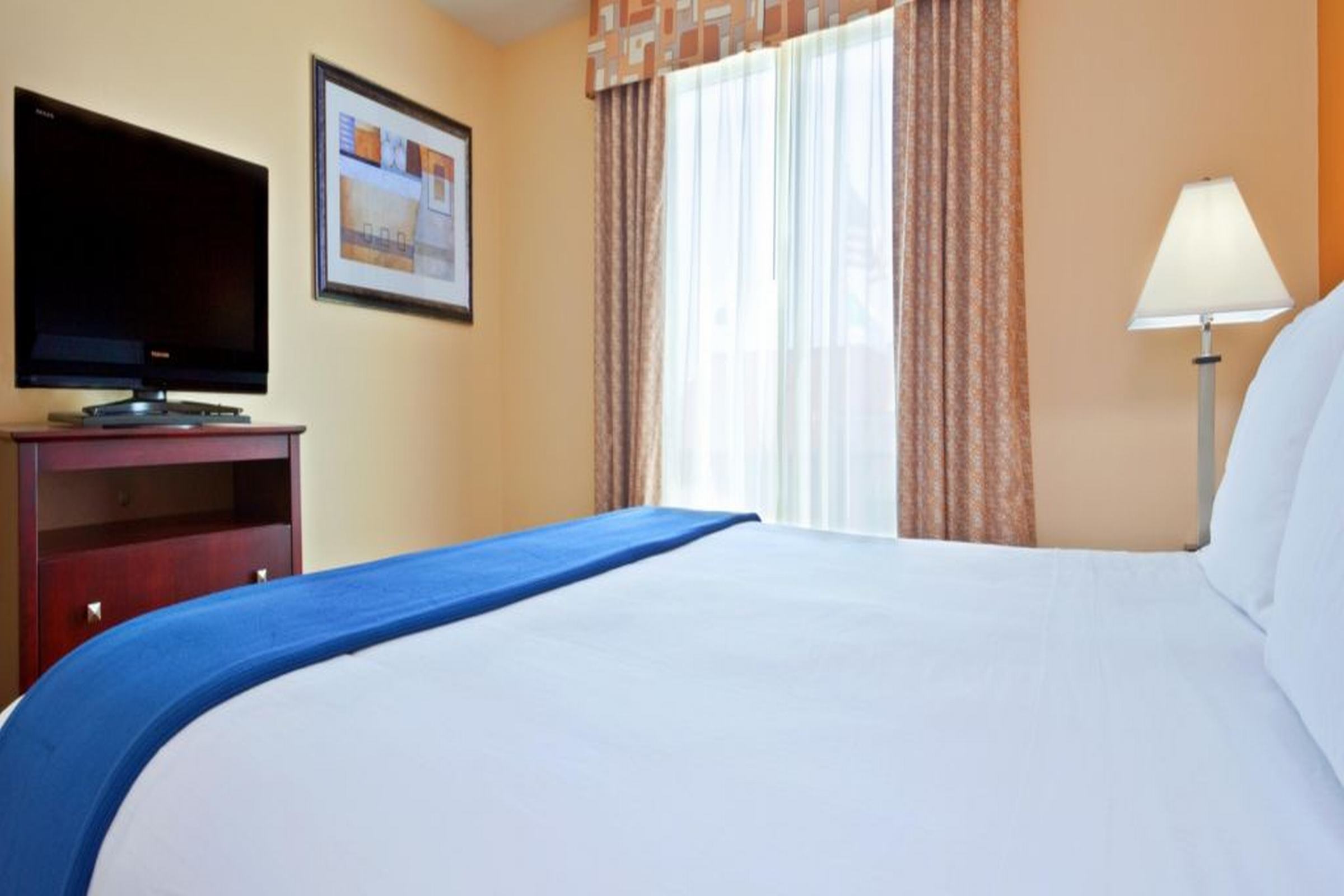 Holiday Inn Express Hotel & Suites Cincinnati - Mason