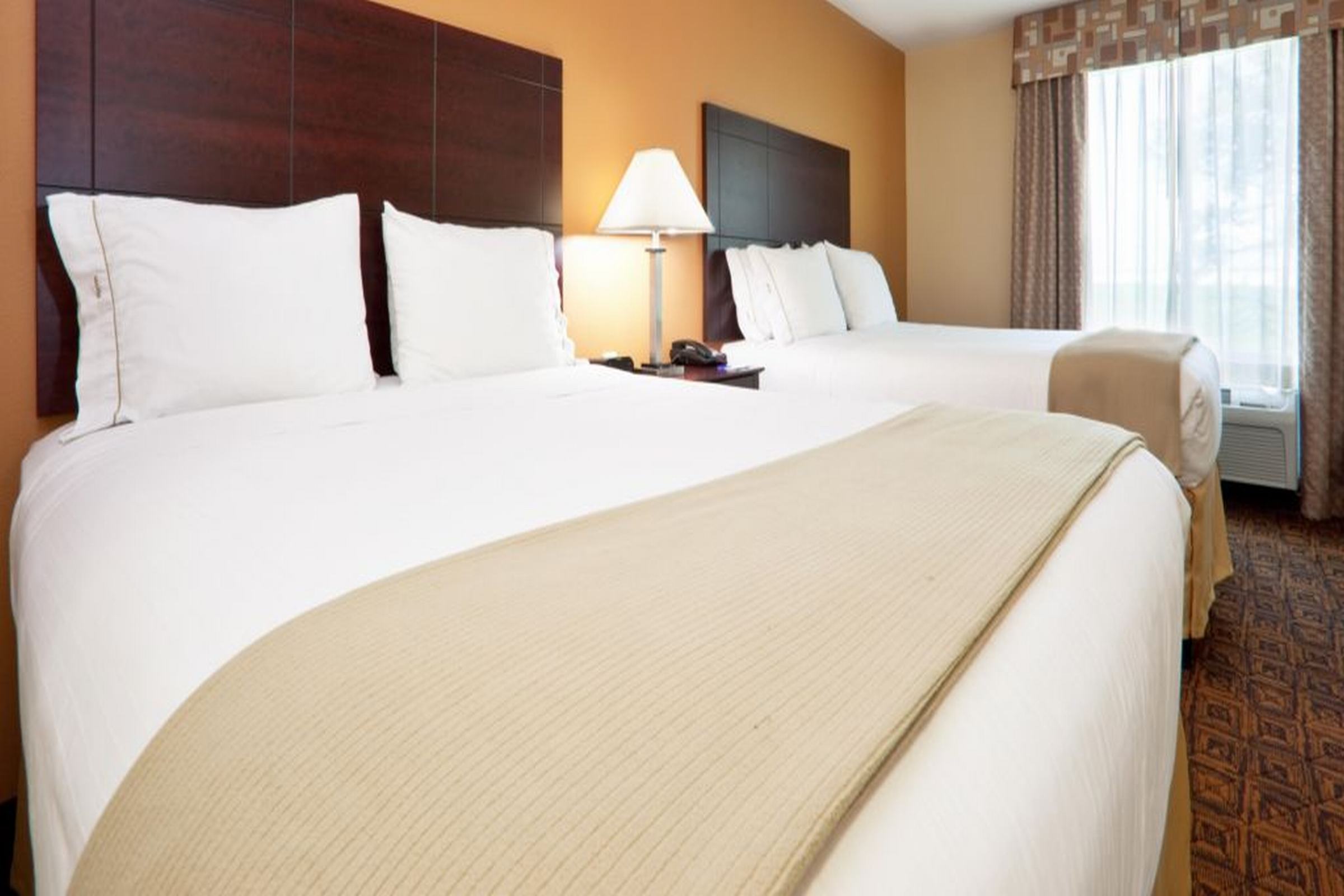 Holiday Inn Express Hotel & Suites Cincinnati - Mason