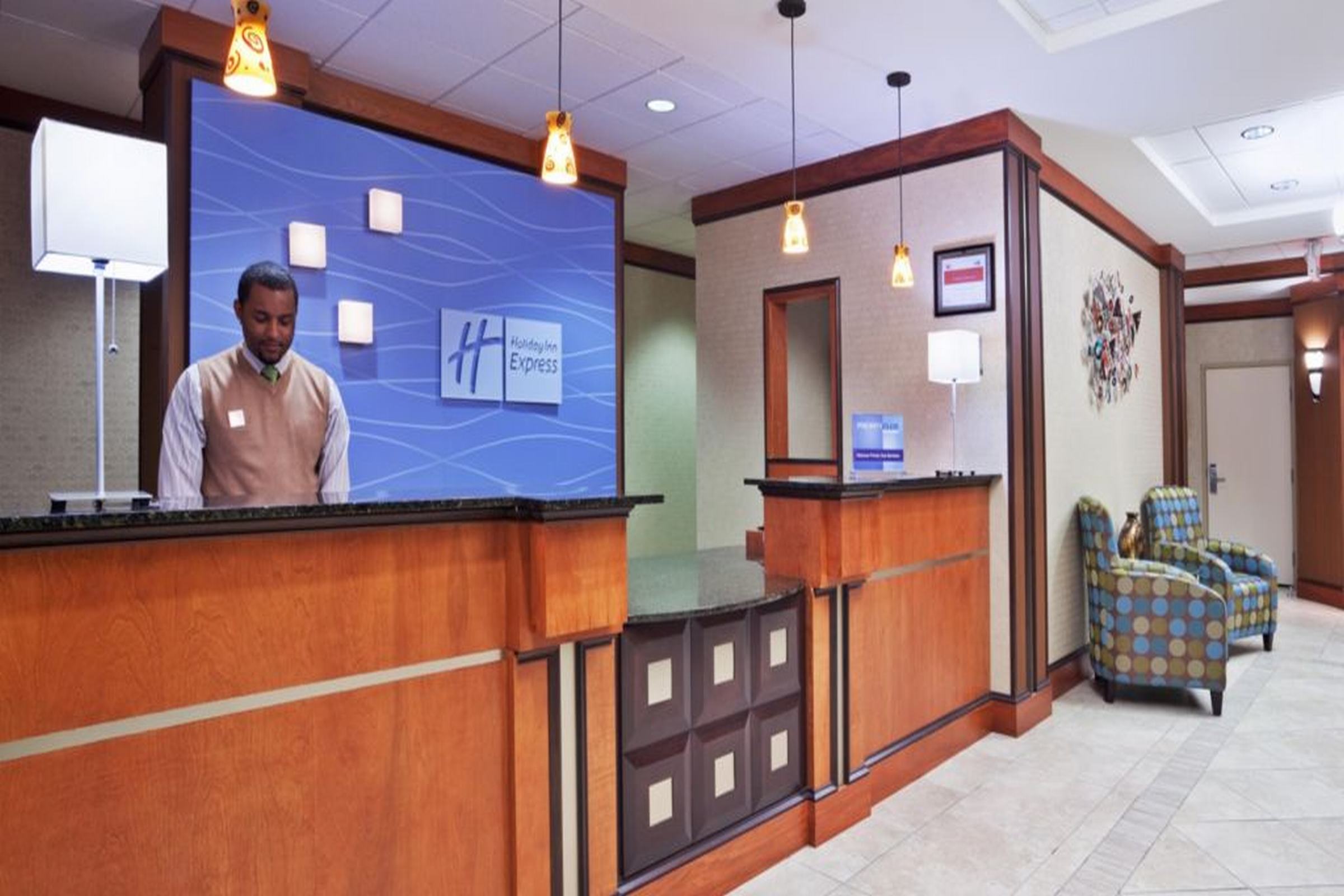 Holiday Inn Express Hotel & Suites Cincinnati - Mason