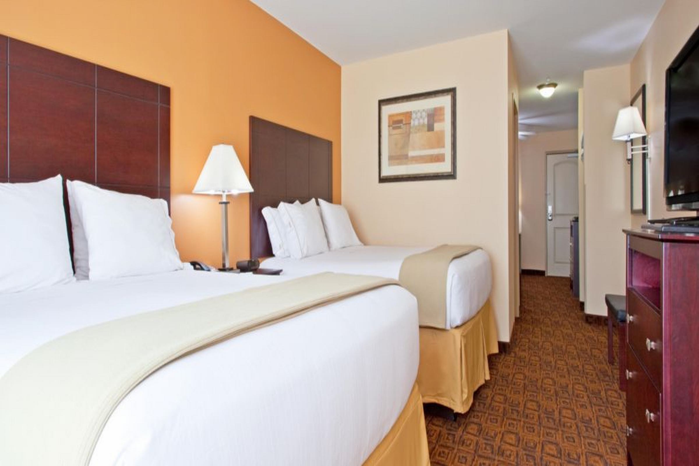 Holiday Inn Express Hotel & Suites Cincinnati - Mason
