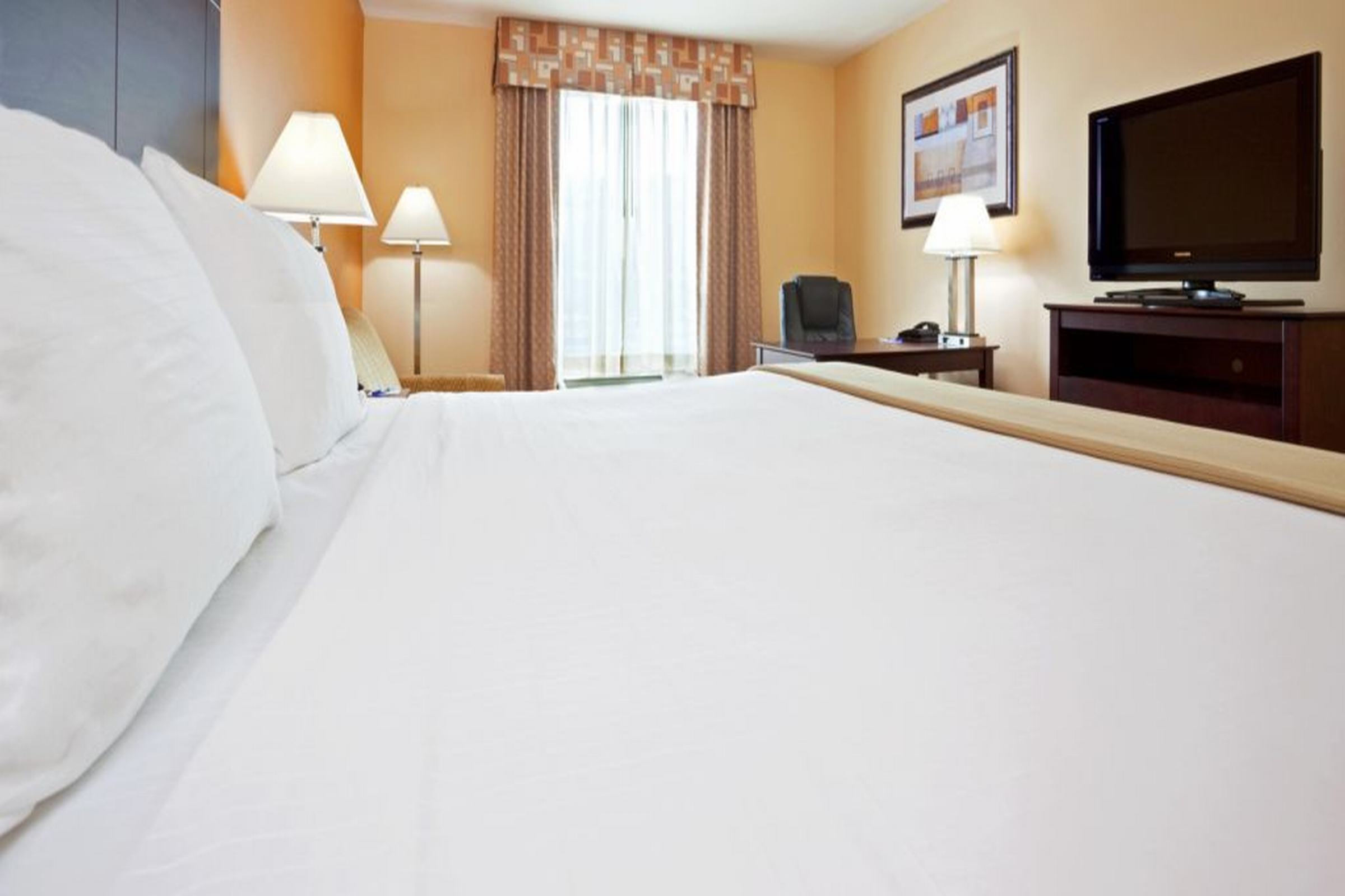 Holiday Inn Express Hotel & Suites Cincinnati - Mason