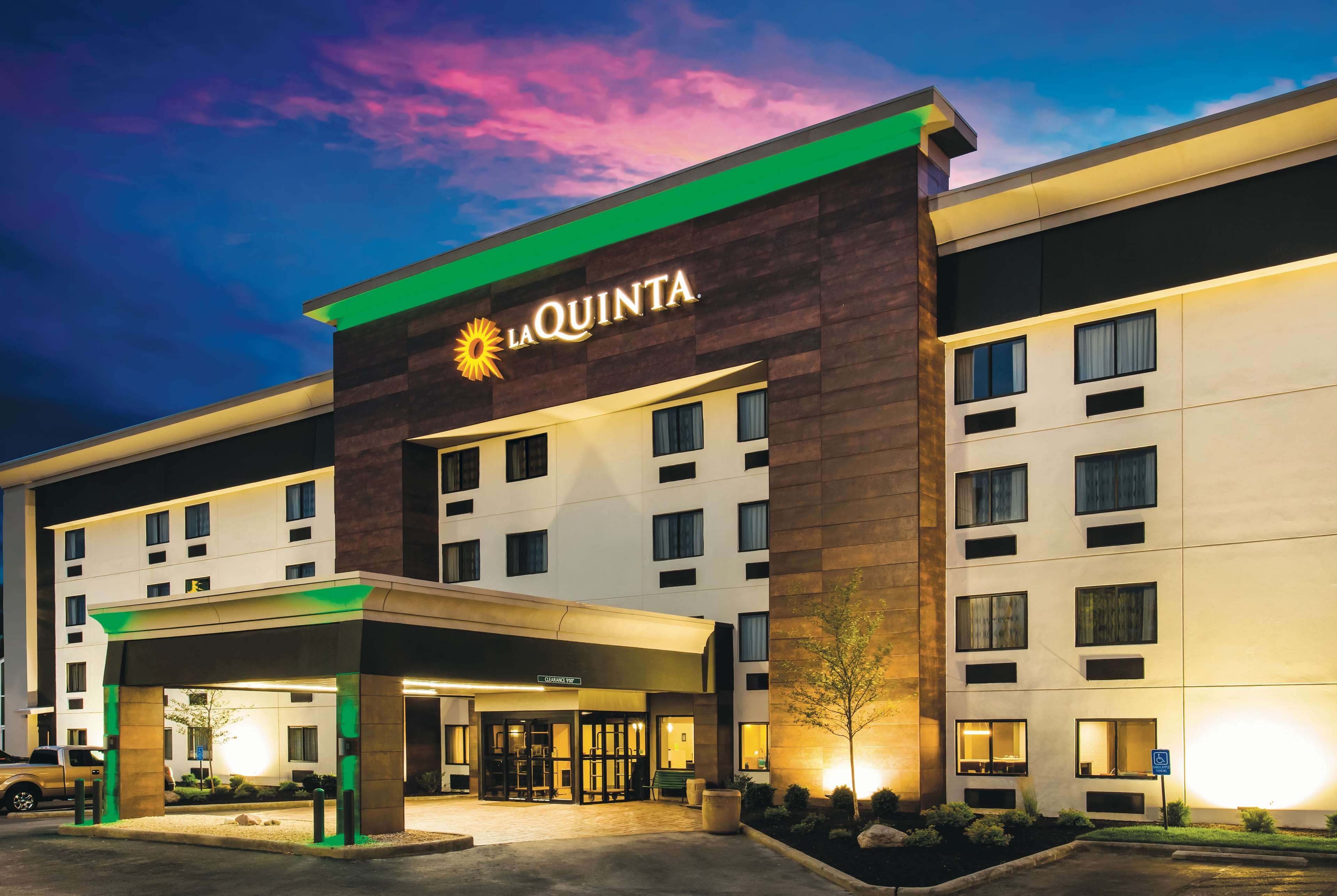 La Quinta Inn & Suites by Wyndham Cincinnati NE - Mason