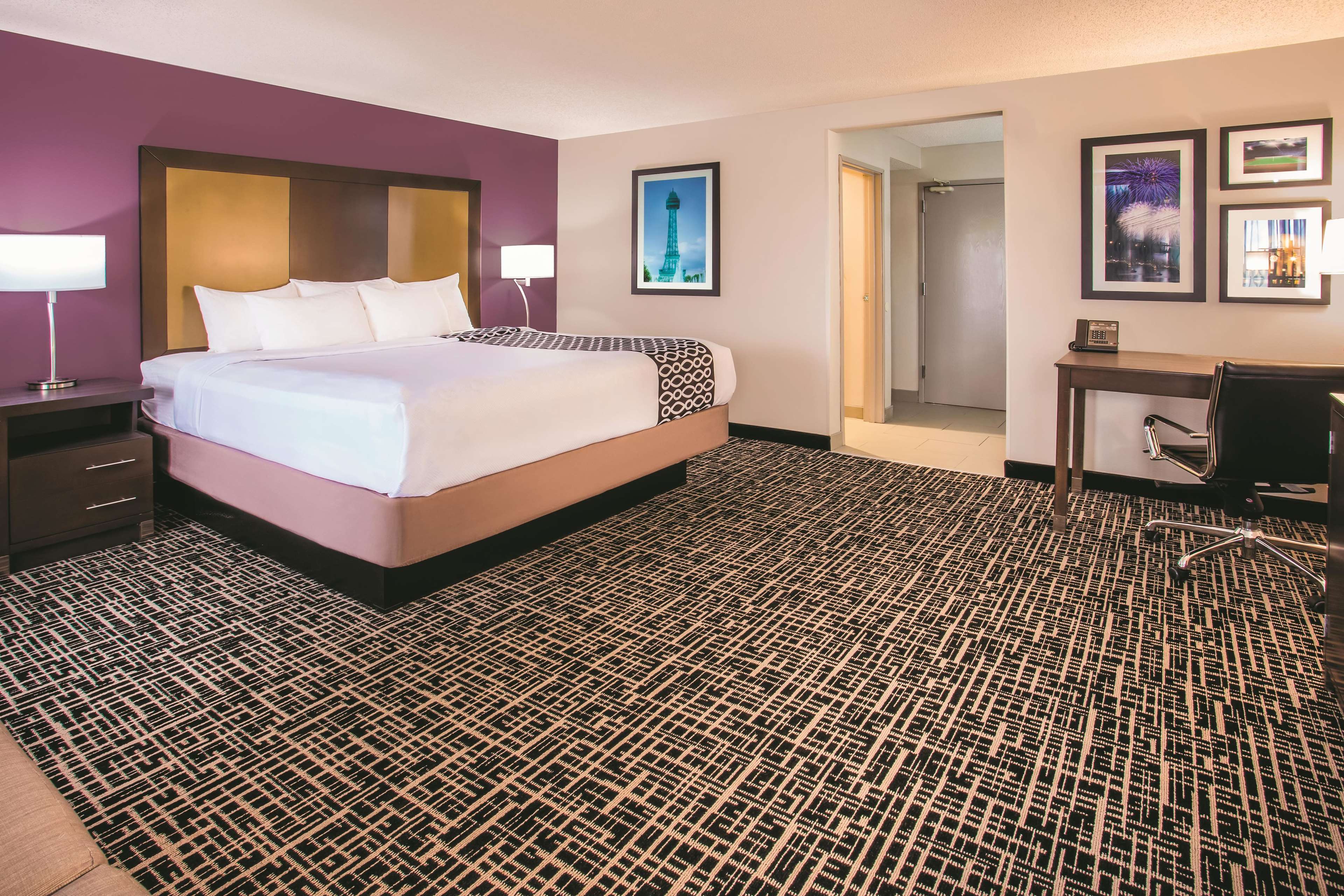 La Quinta Inn & Suites by Wyndham Cincinnati NE - Mason
