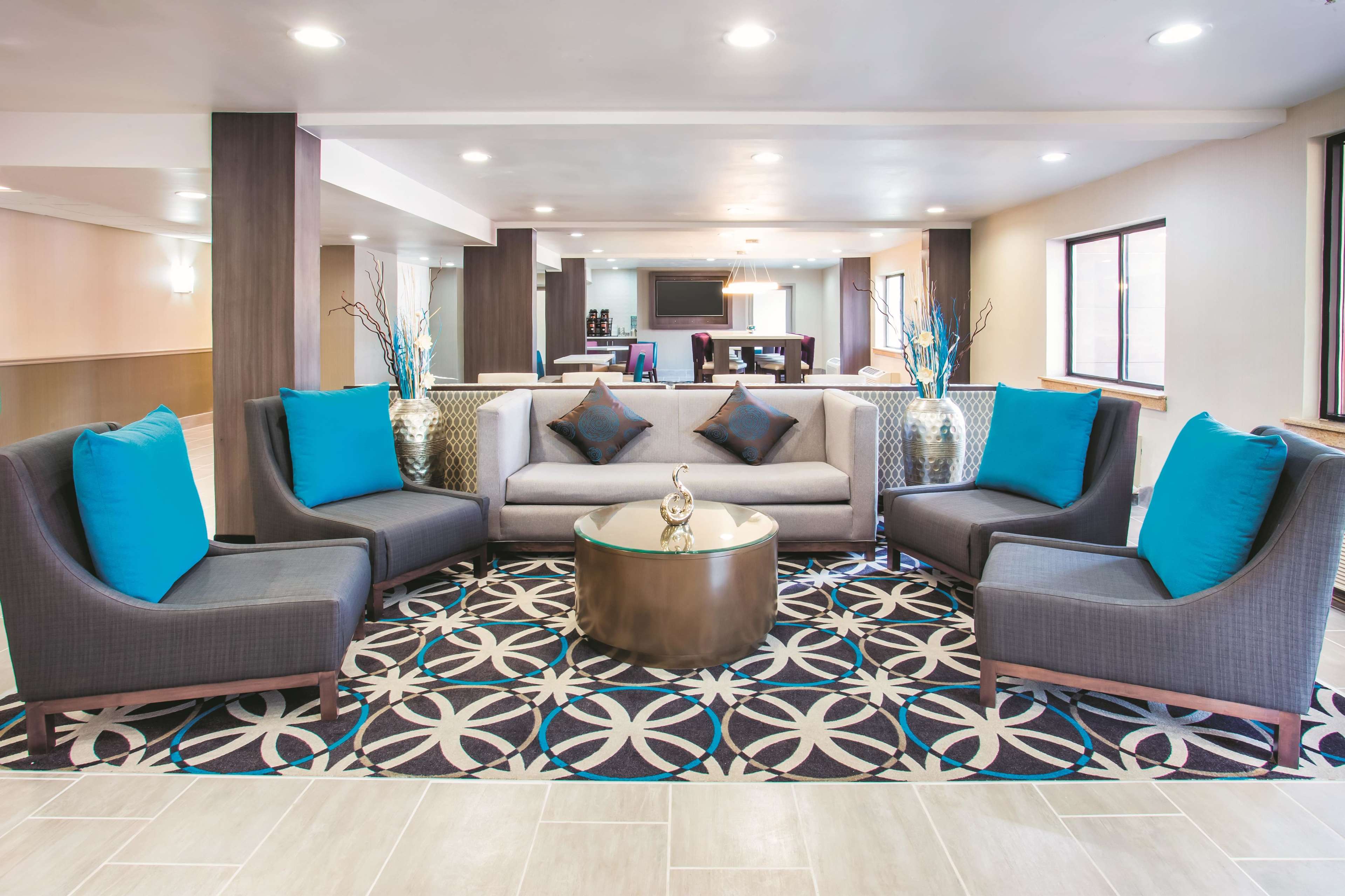 La Quinta Inn & Suites by Wyndham Cincinnati NE - Mason