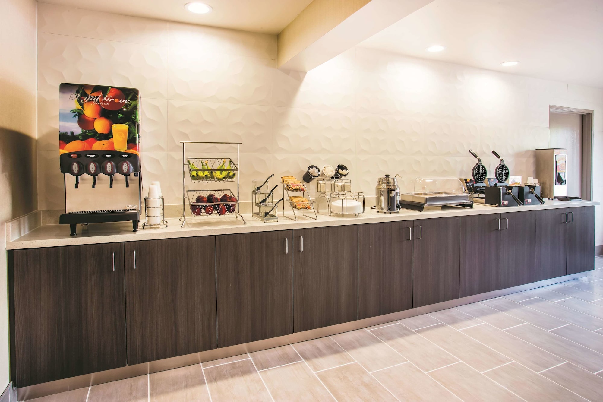 La Quinta Inn & Suites by Wyndham Cincinnati NE - Mason