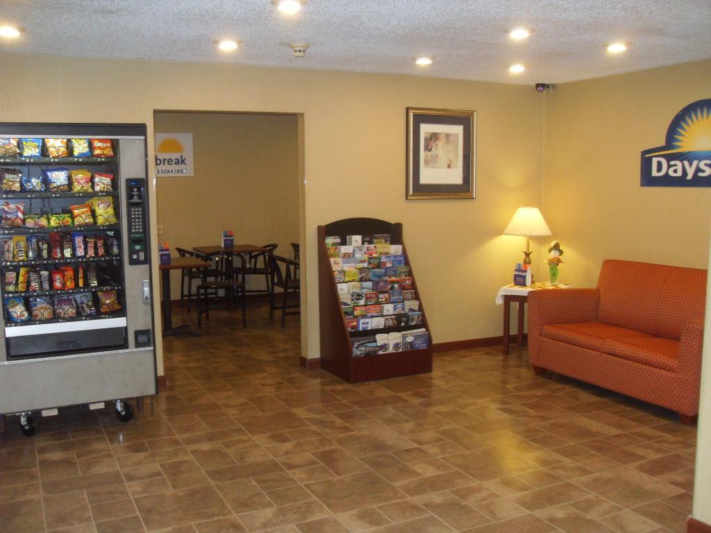 Days Inn by Wyndham Maumee/Toledo