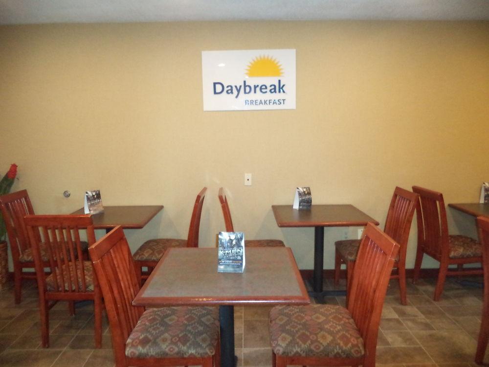 Days Inn by Wyndham Maumee/Toledo