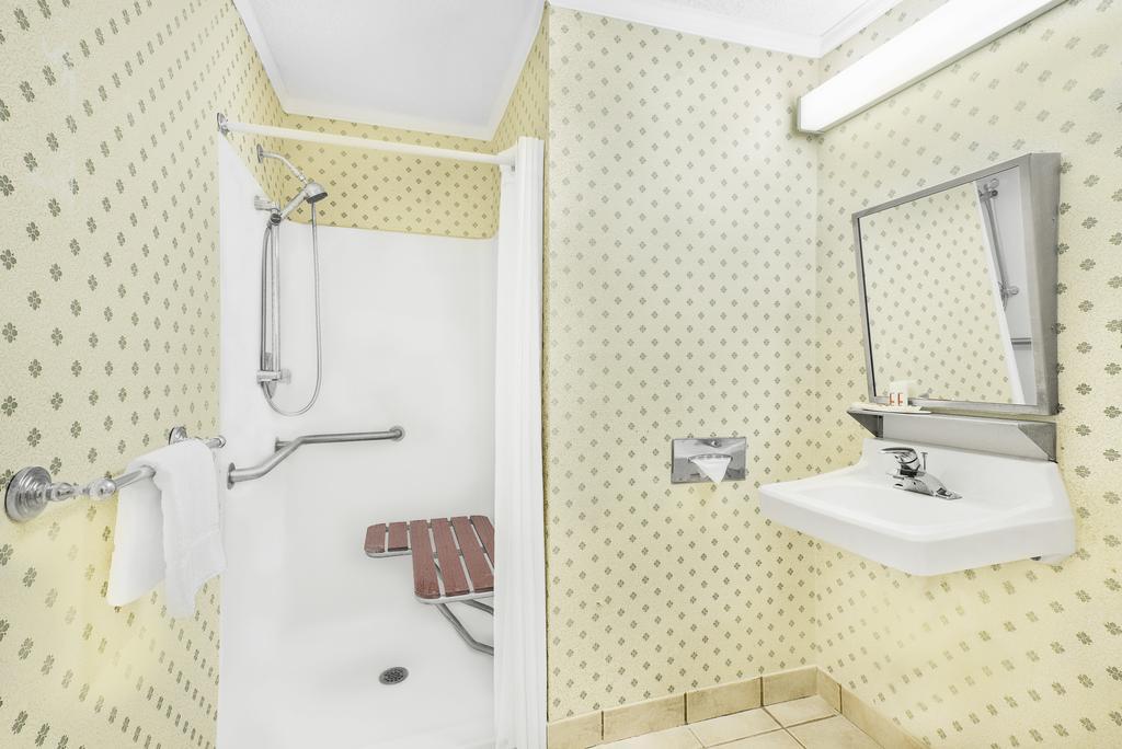 Super 8 by Wyndham Maumee/Toledo, OH