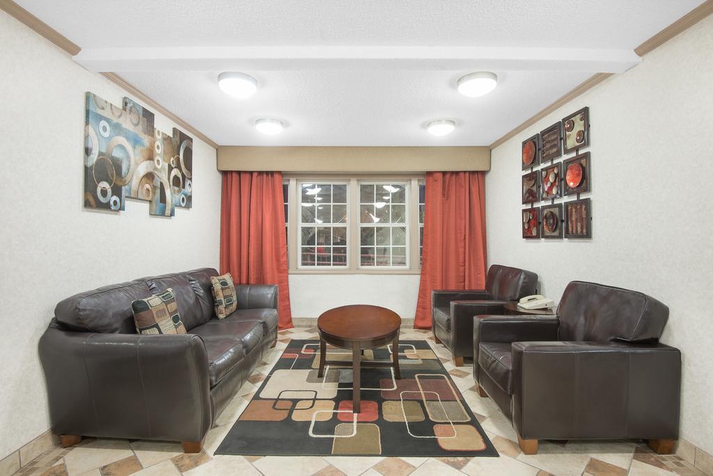 Super 8 by Wyndham Maumee/Toledo, OH