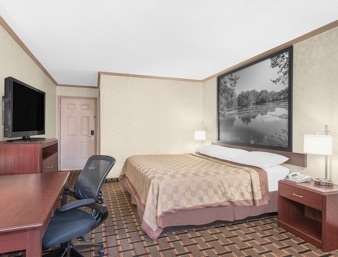 Super 8 by Wyndham Maumee/Toledo, OH
