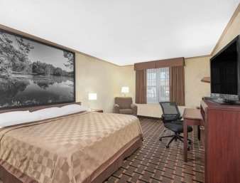 Super 8 by Wyndham Maumee/Toledo, OH