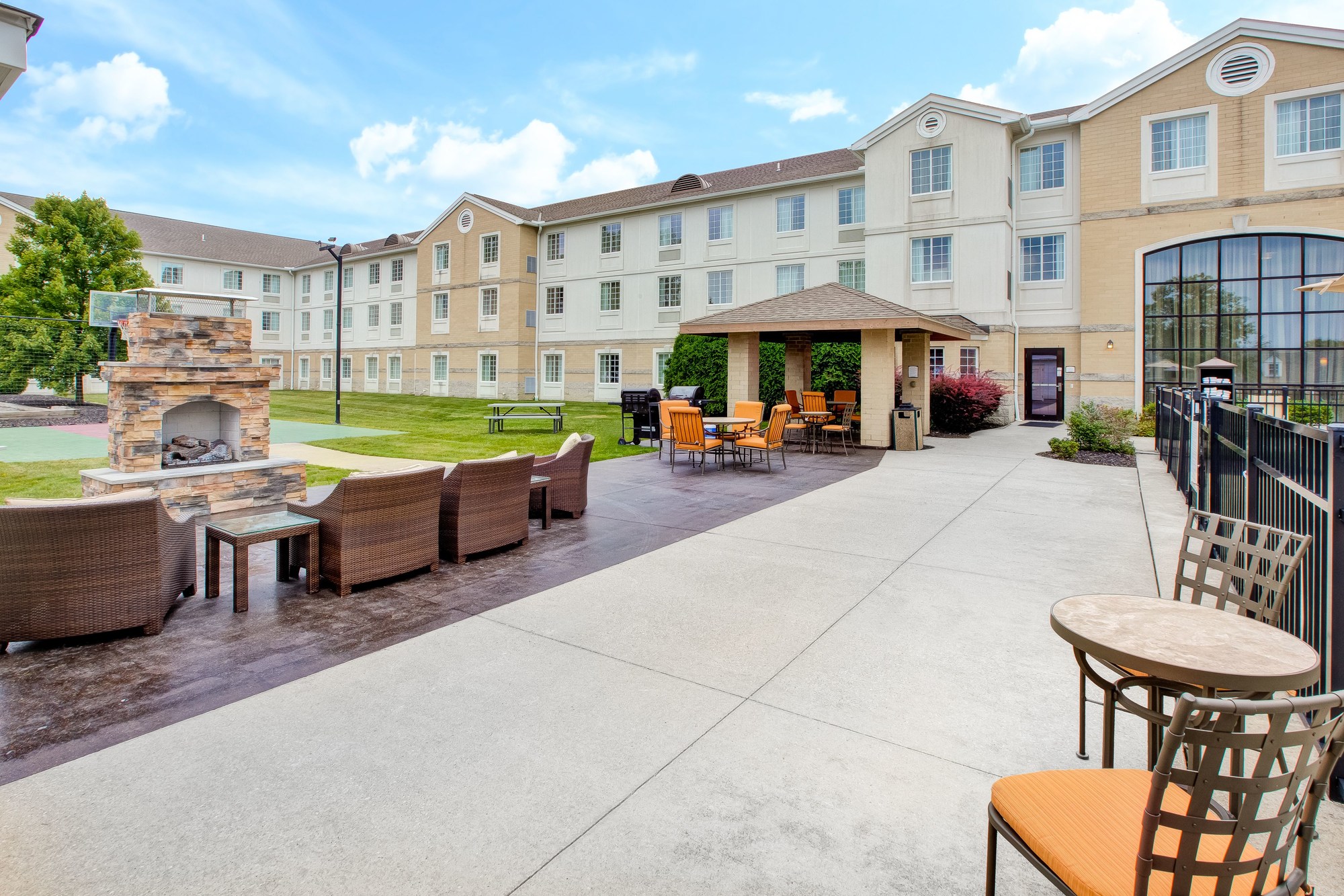 Staybridge Suites Cleveland Mayfield Hts Beachwd