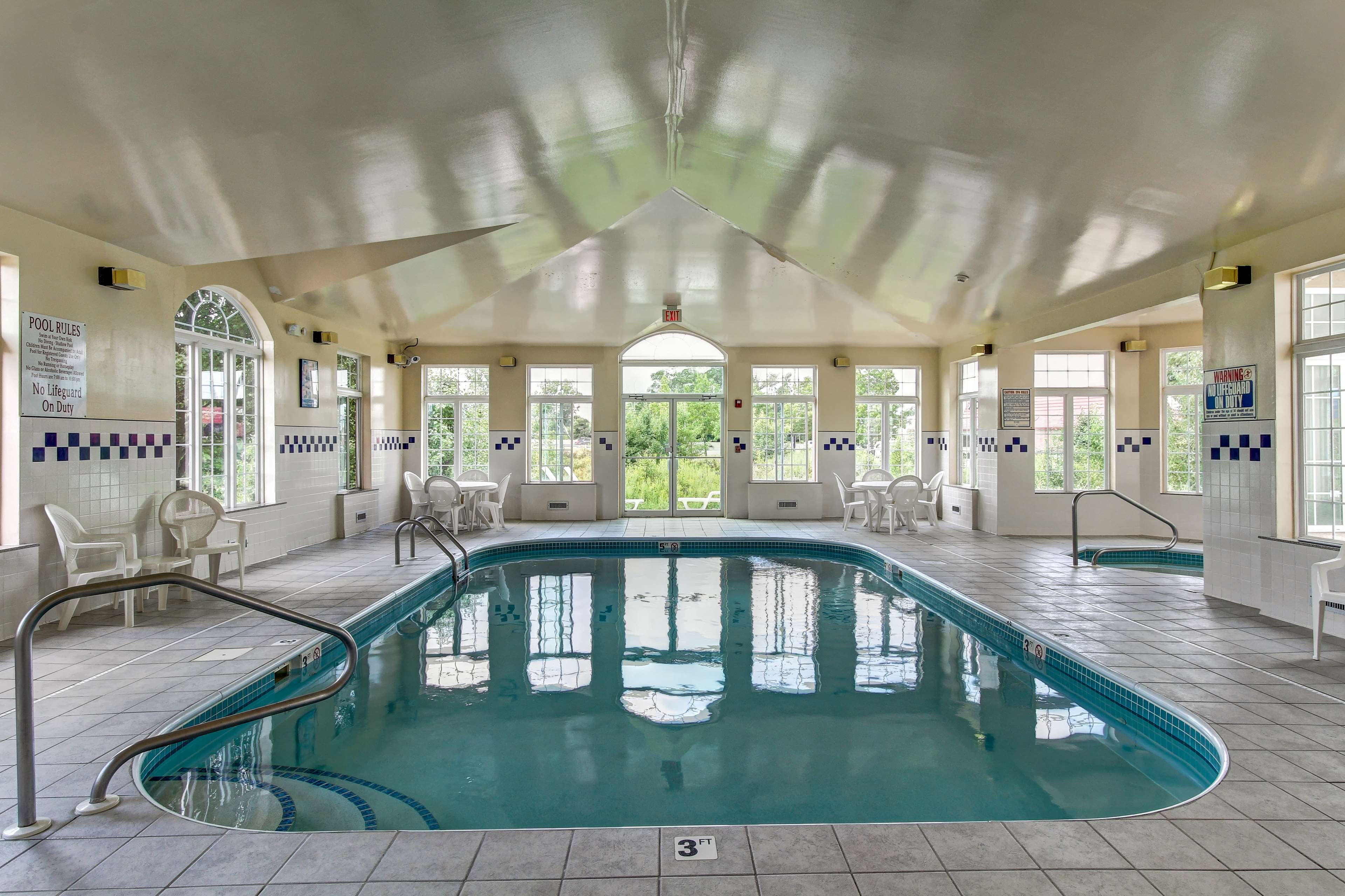 Motel 6 Cleveland - Medina