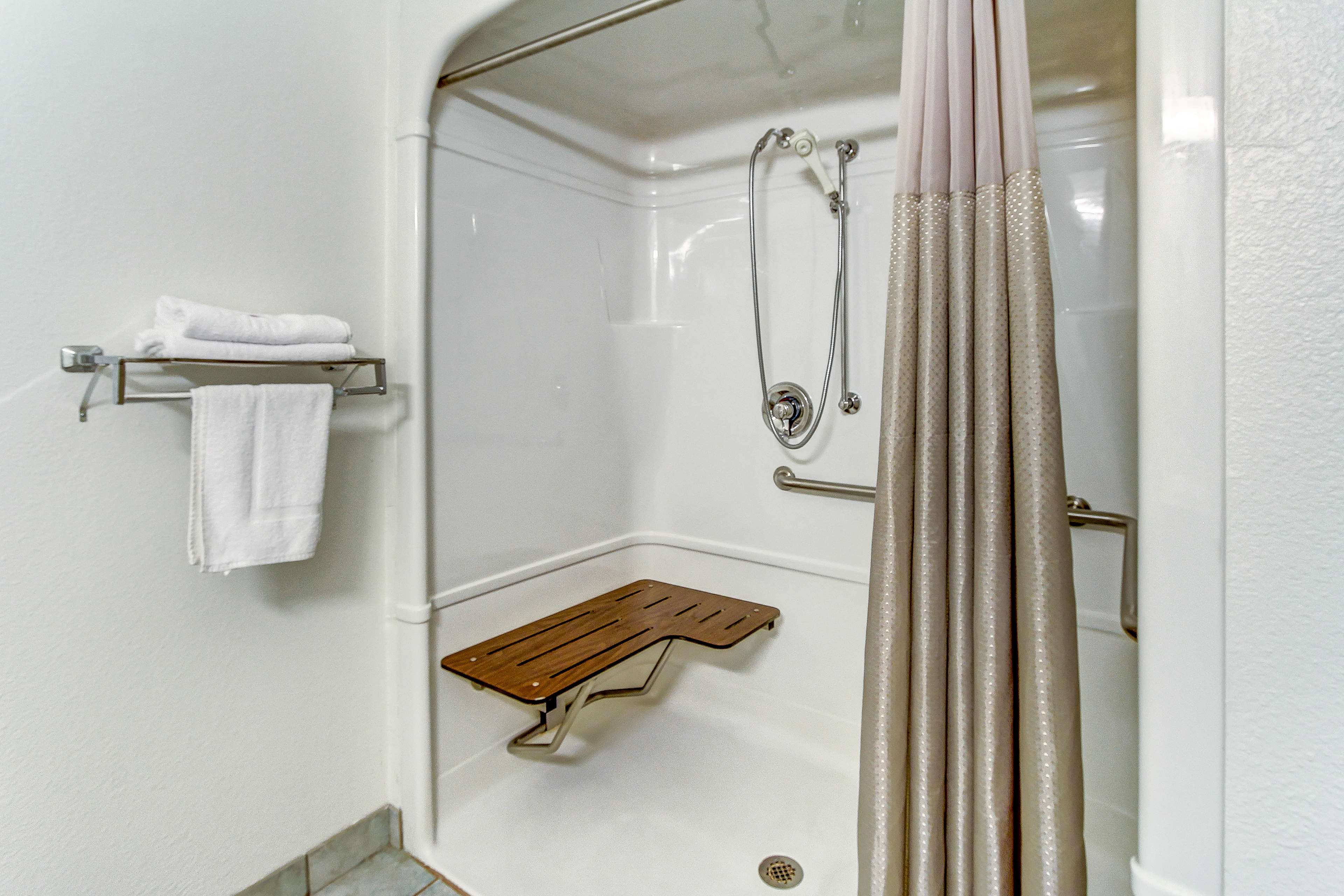 Motel 6 Cleveland - Medina