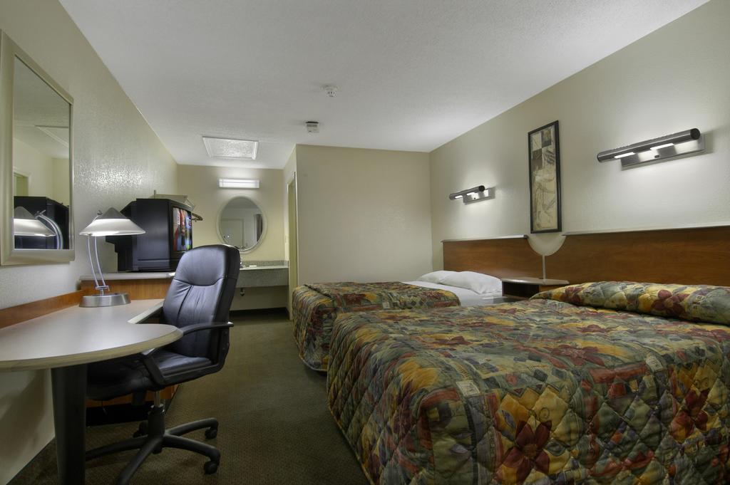 Red Roof Inn Cleveland - Medina