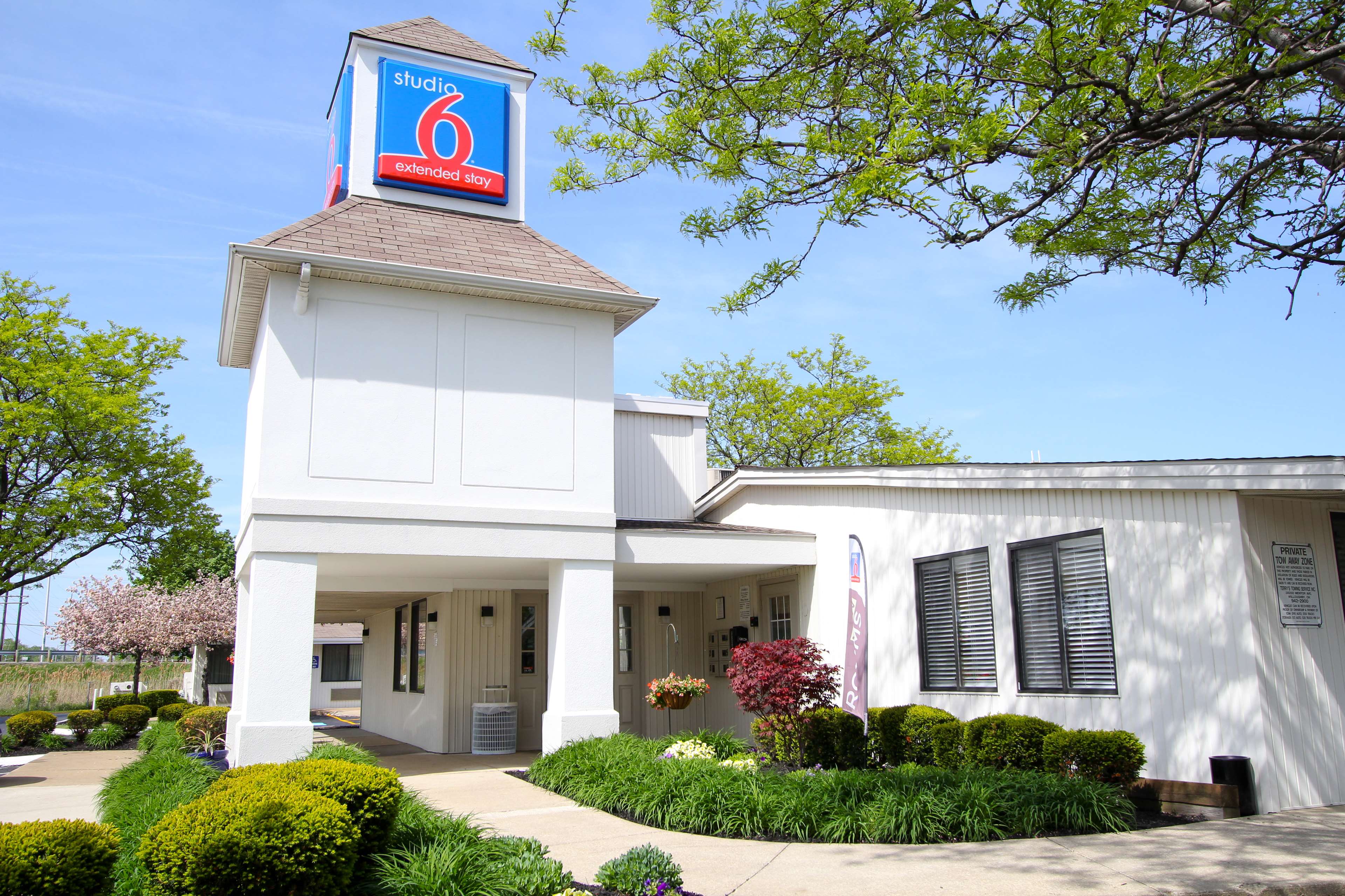 Suburban Studios Mentor - Cleveland Northeast