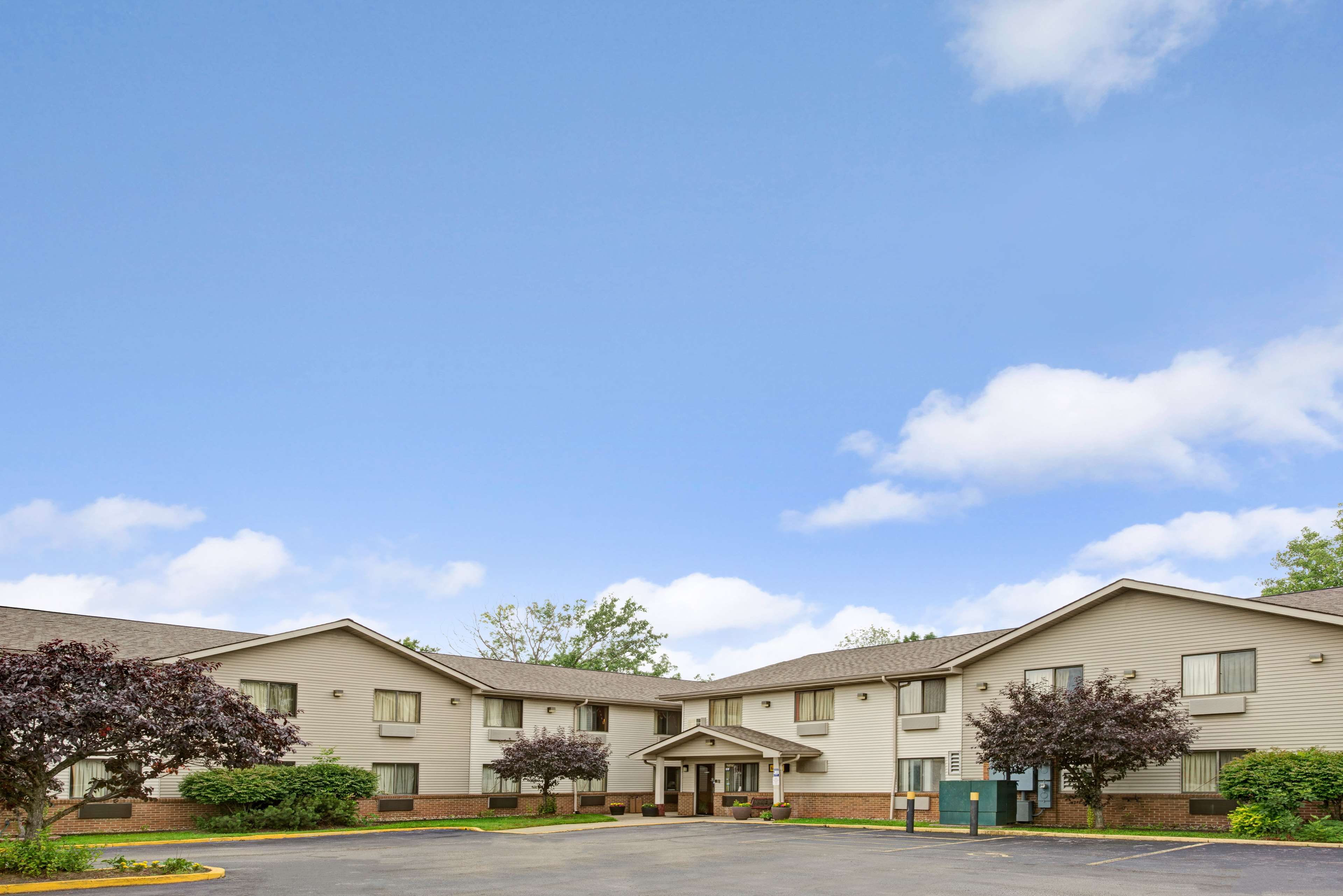 Super 8 by Wyndham Mentor/Cleveland Area