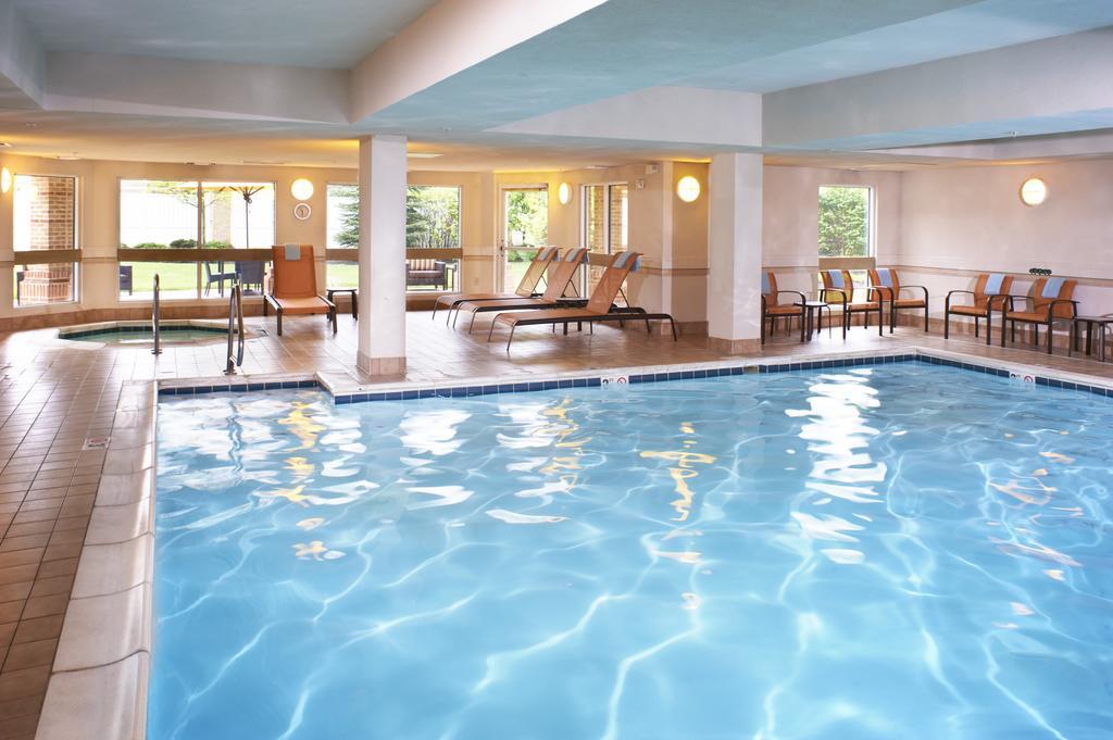 Courtyard Cleveland Airport South