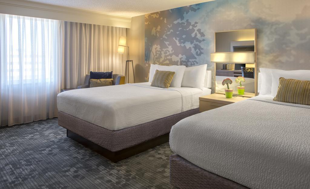 Courtyard Cleveland Airport South