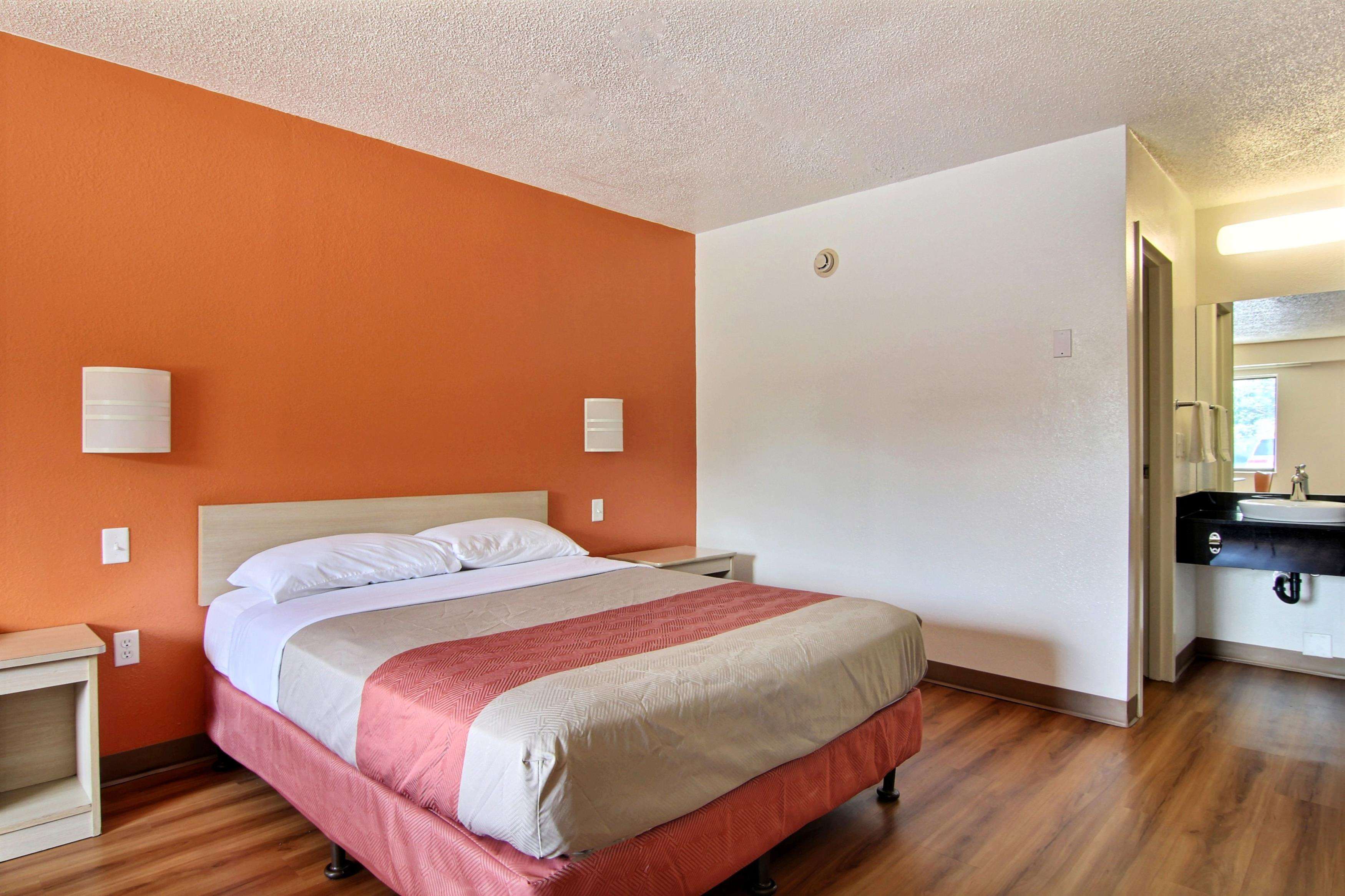 Motel 6 Cleveland - Middleburg Heights