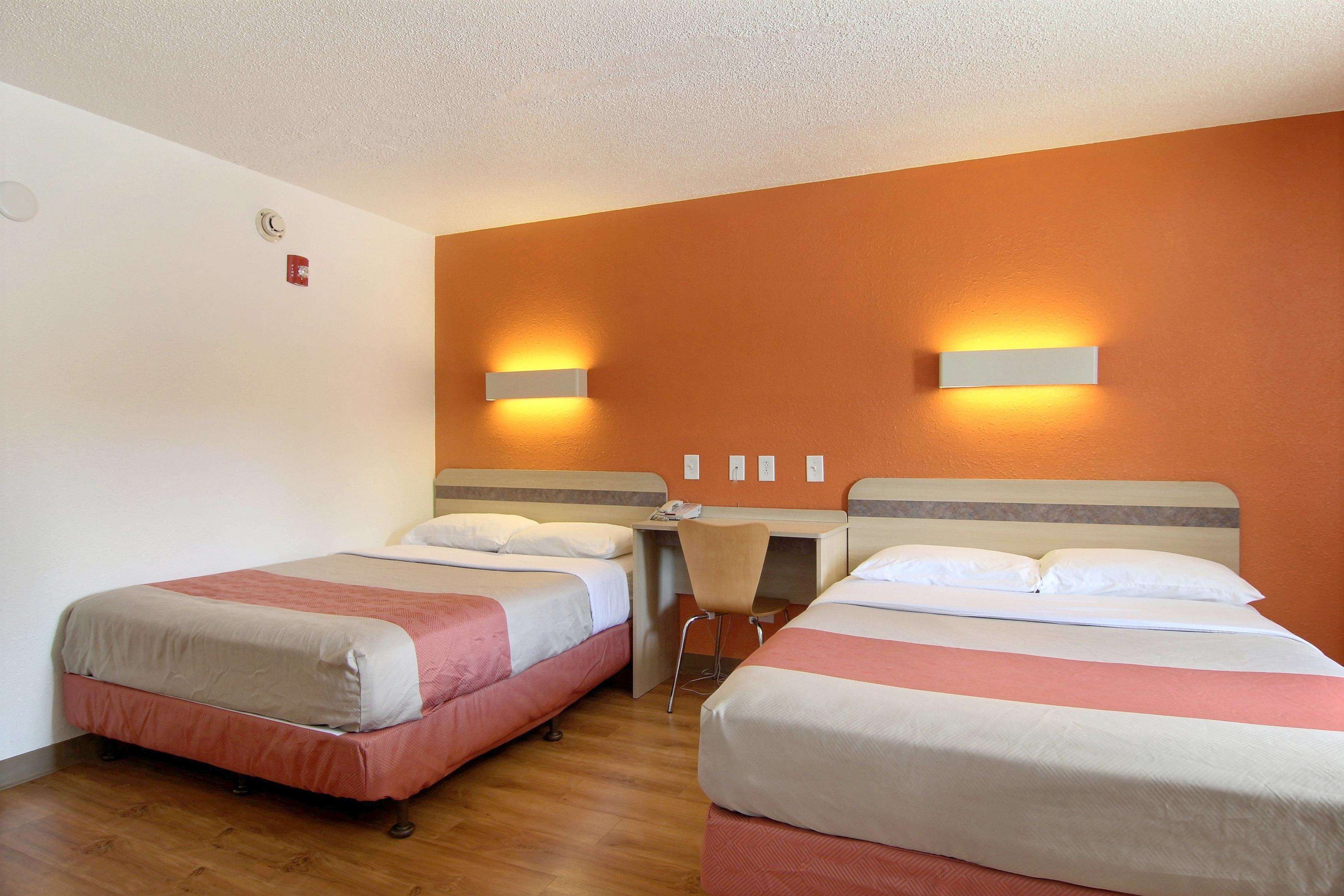 Motel 6 Cleveland - Middleburg Heights