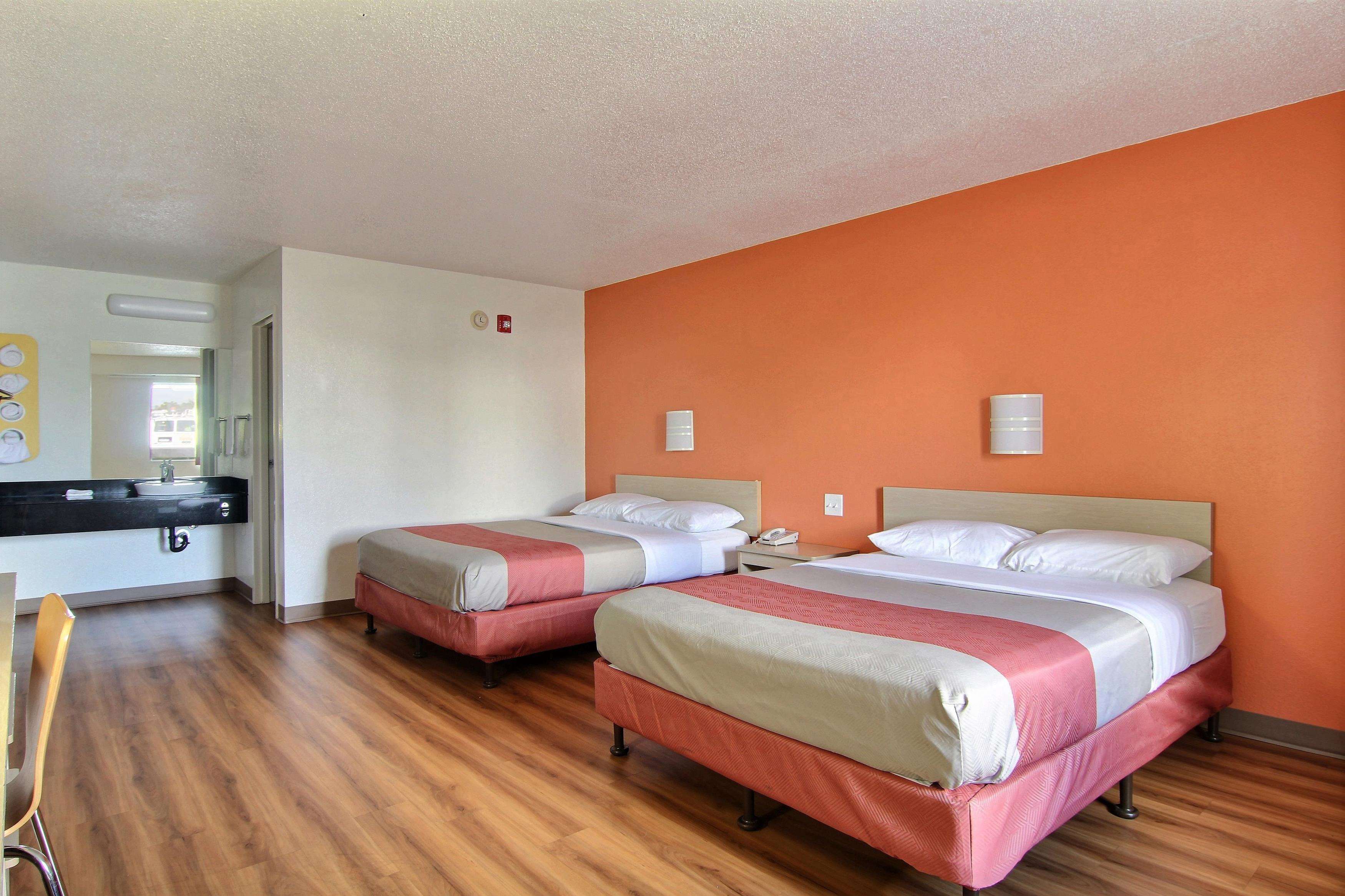 Motel 6 Cleveland - Middleburg Heights