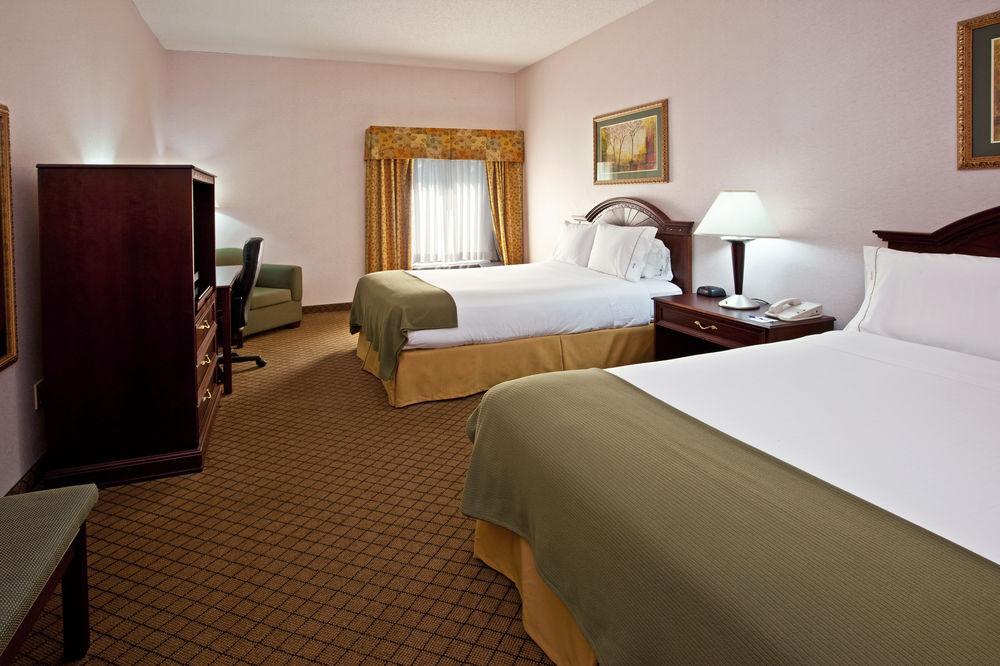 Holiday Inn Express Hotel & Suites Cincinnati Northeast-Milford