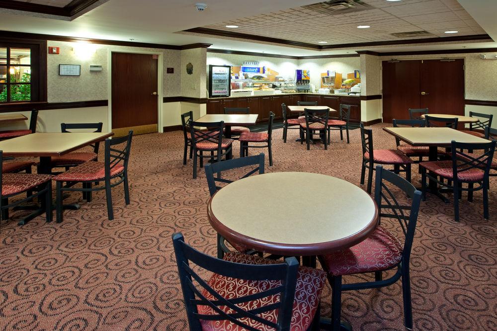 Holiday Inn Express Hotel & Suites Cincinnati Northeast-Milford