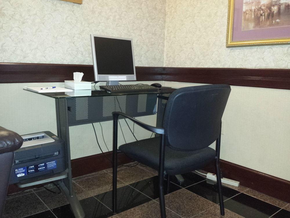 Holiday Inn Express Hotel & Suites Cincinnati Northeast-Milford