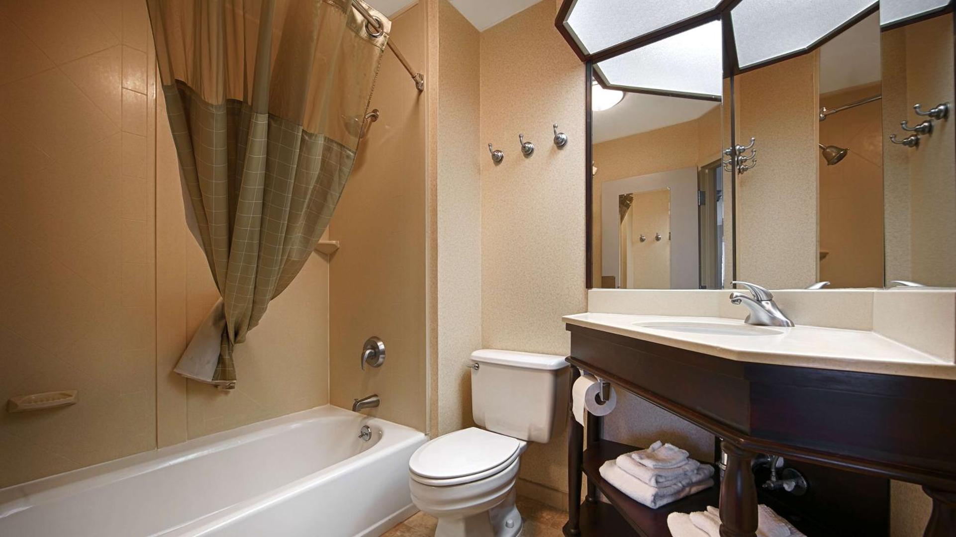 Baymont by Wyndham Monroe Ohio