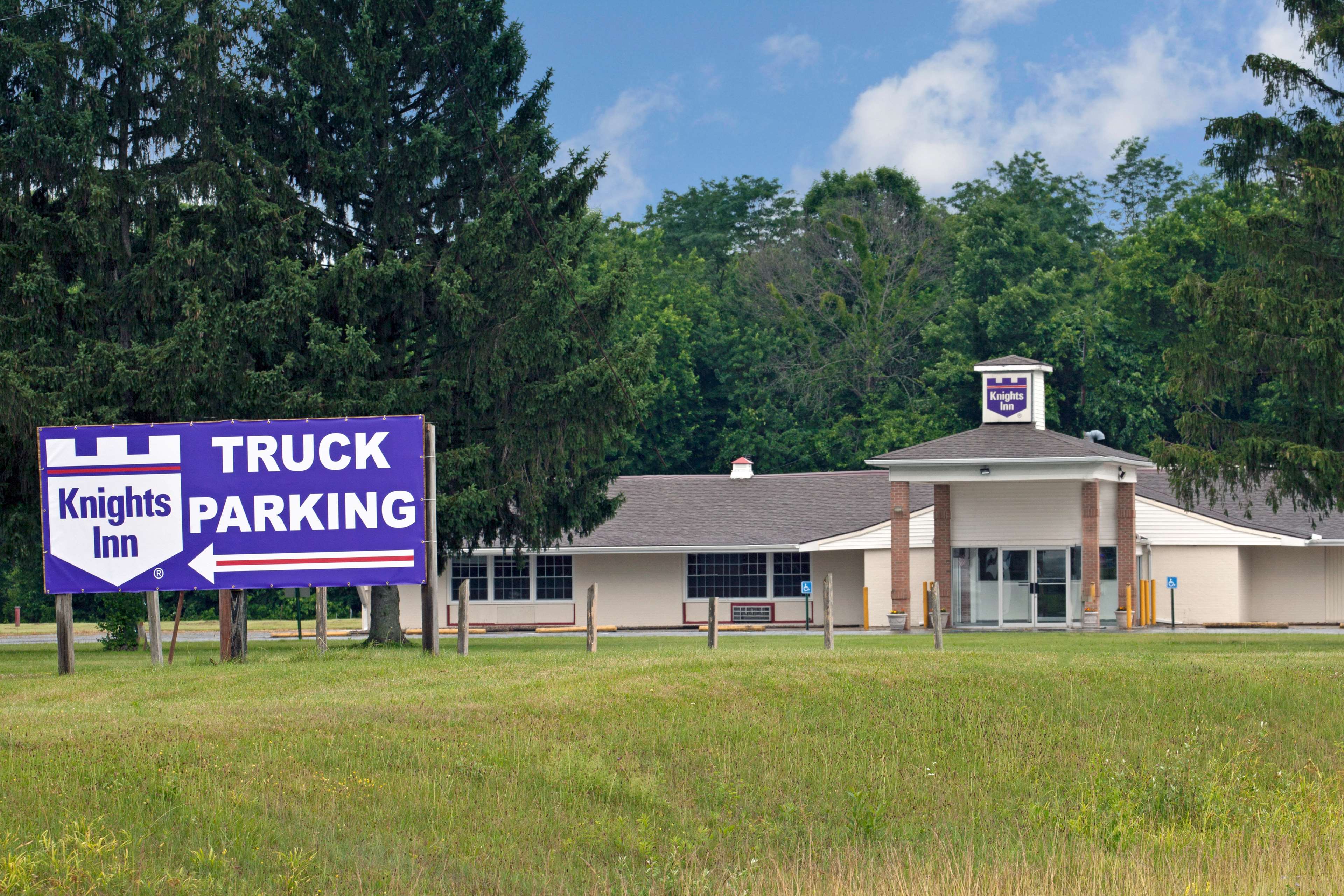 Knights Inn Mt. Gilead