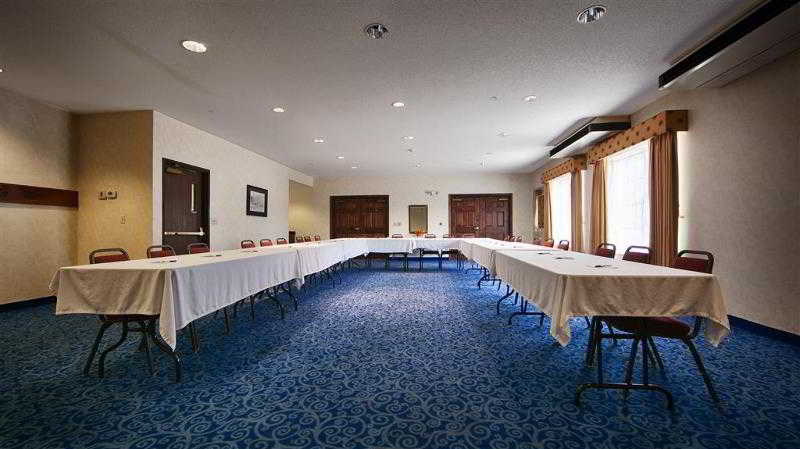 Countryside Inn & Suites