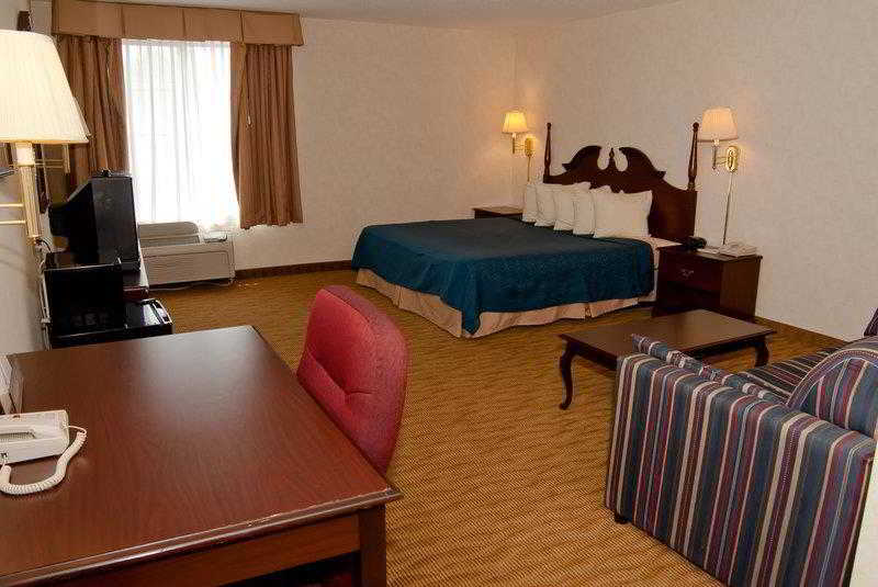 Countryside Inn & Suites