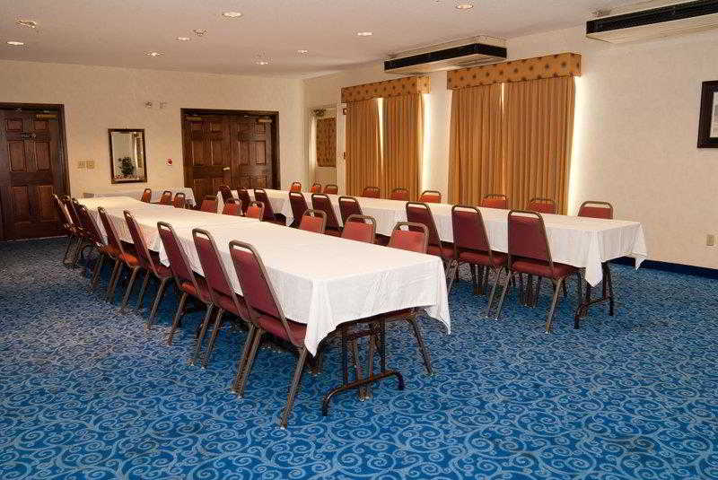 Countryside Inn & Suites