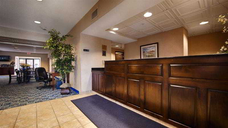 Countryside Inn & Suites