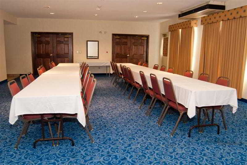 Countryside Inn & Suites