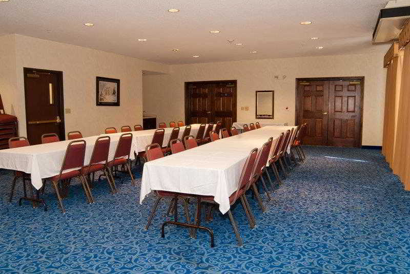 Countryside Inn & Suites