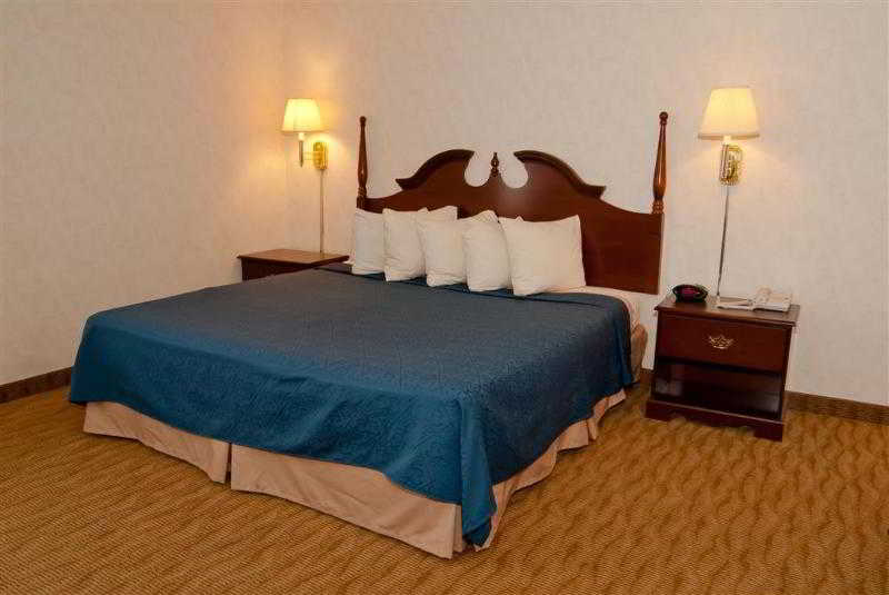 Countryside Inn & Suites