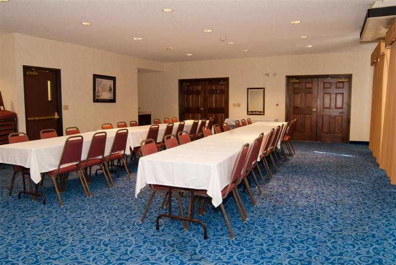 Countryside Inn & Suites