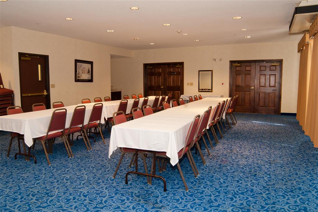 Countryside Inn & Suites