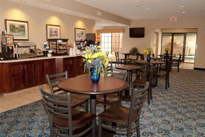 Countryside Inn & Suites