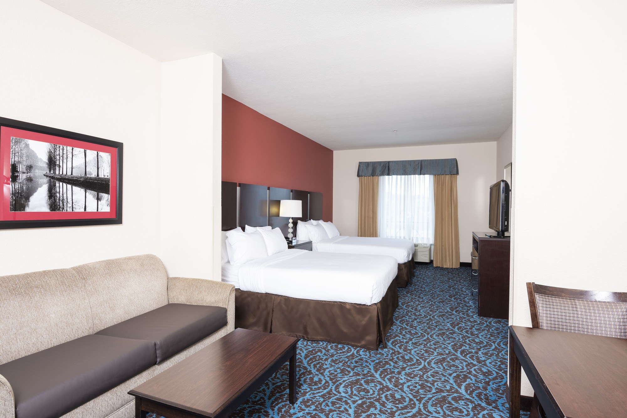 Holiday Inn Express & Suites - New Philadelphia