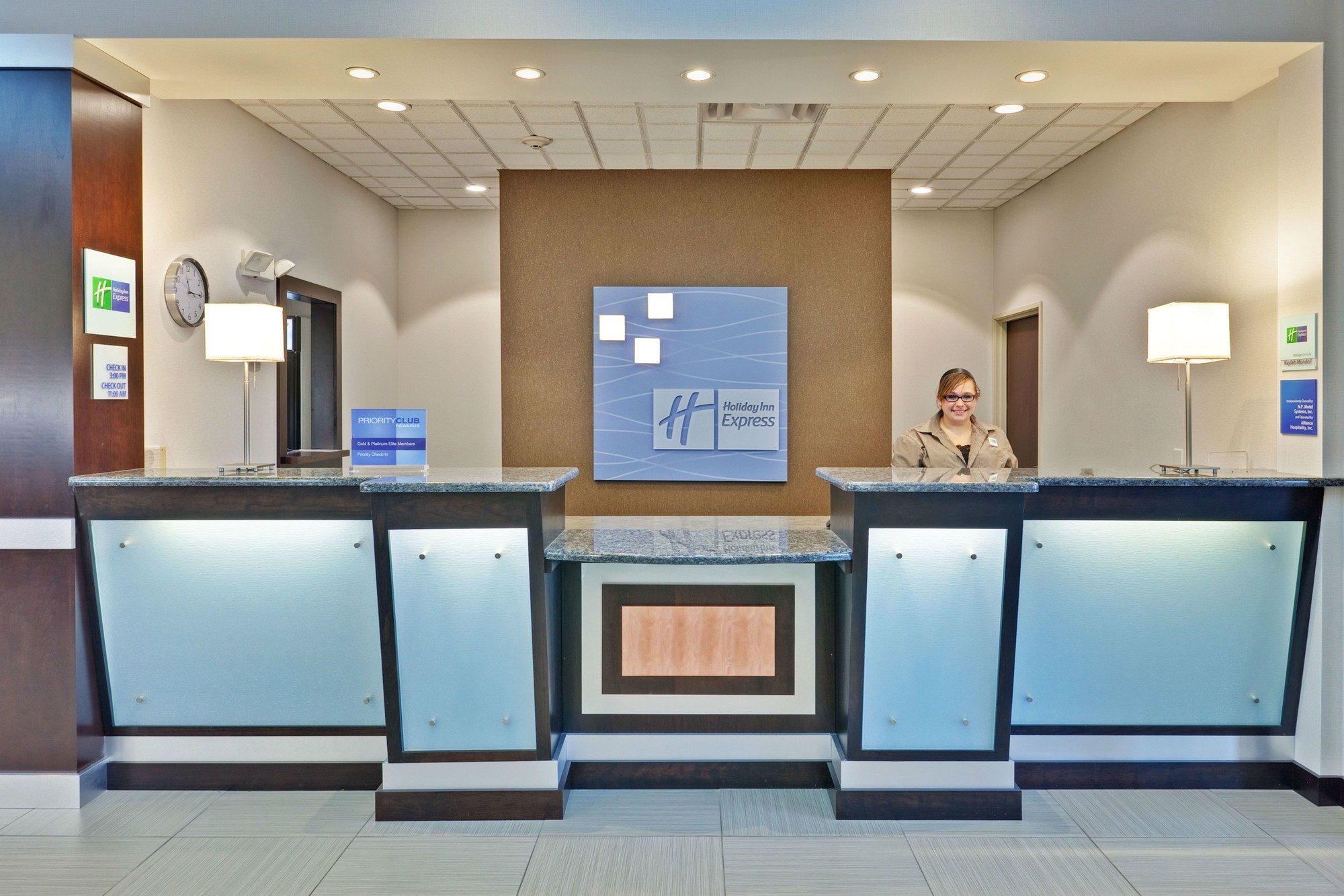 Holiday Inn Express & Suites - New Philadelphia