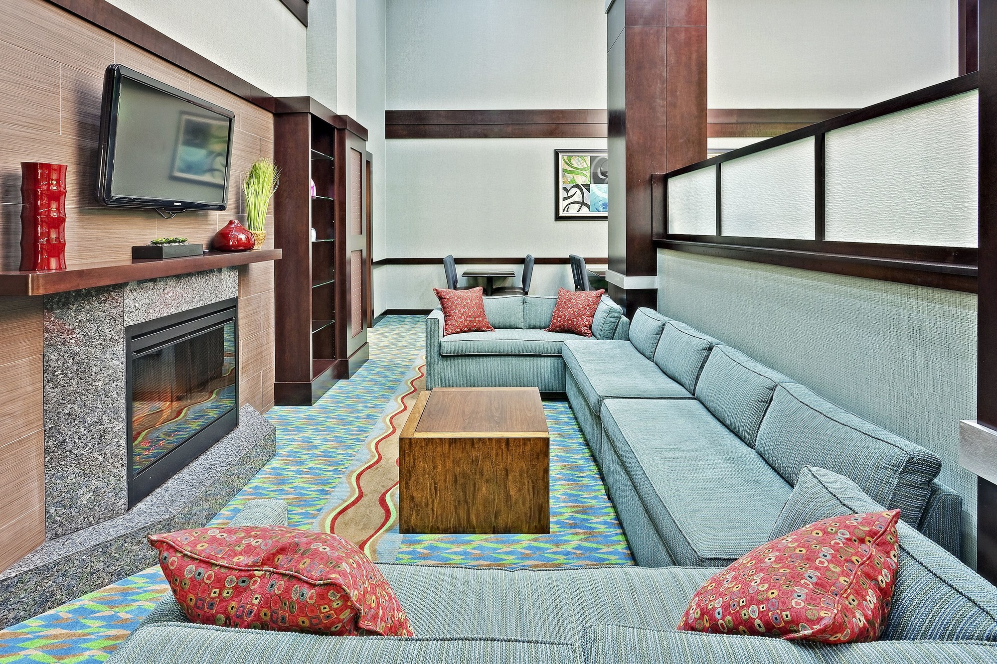 Holiday Inn Express & Suites - New Philadelphia