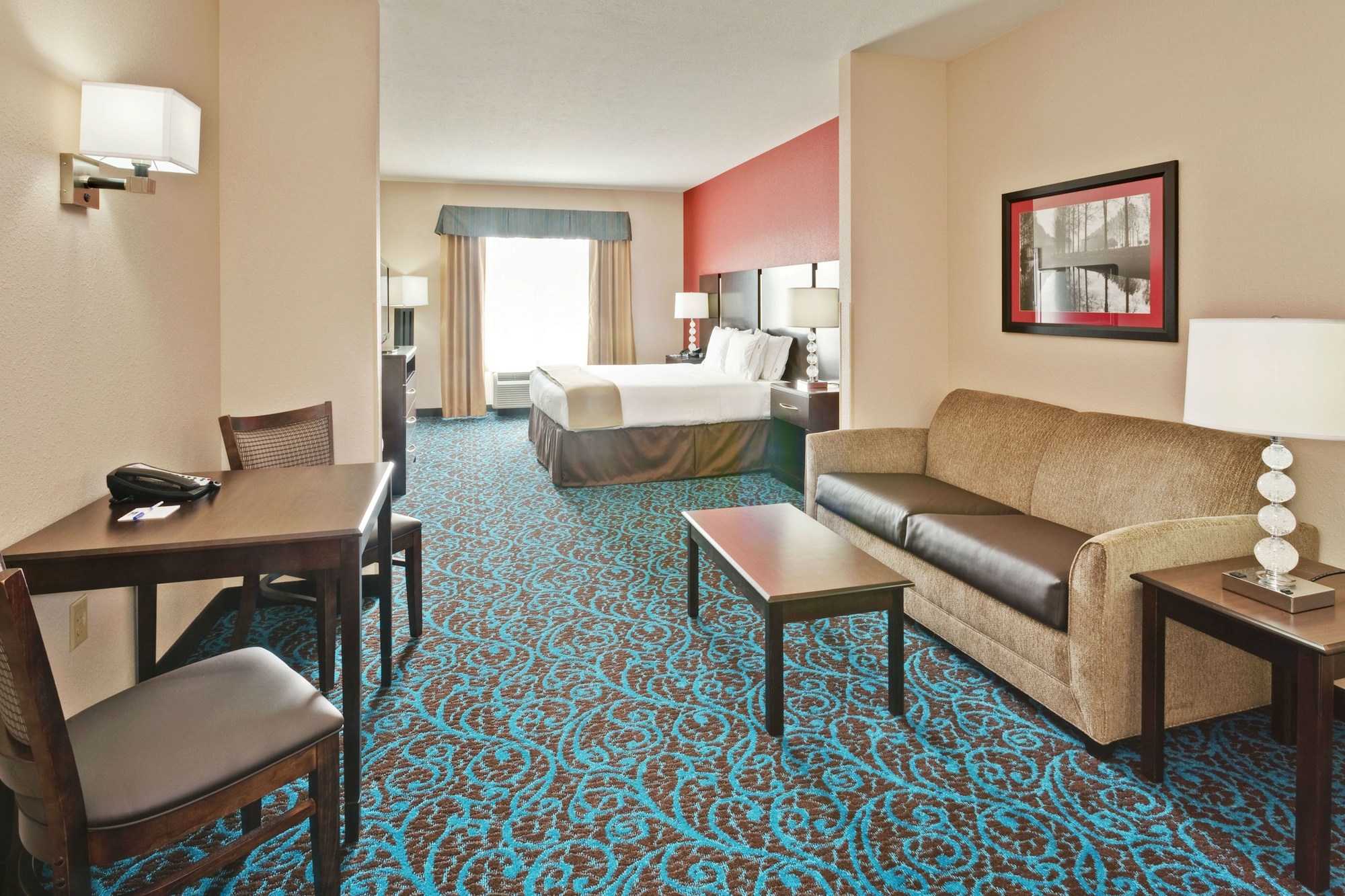 Holiday Inn Express & Suites - New Philadelphia